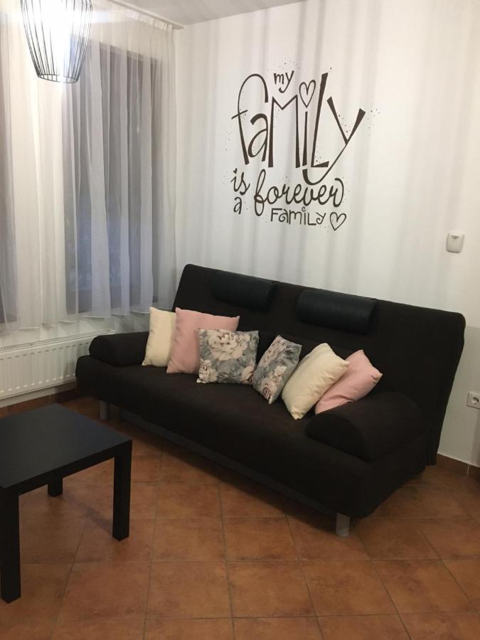 Cherry Apartmanhaz *