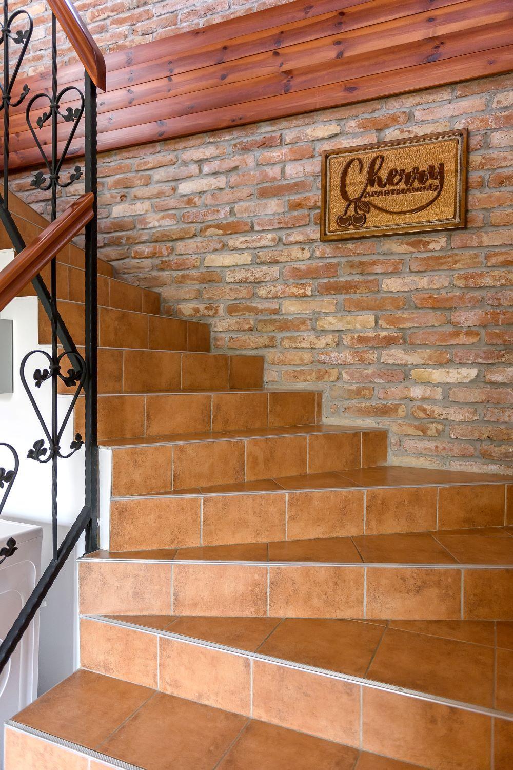 Cherry Apartmanhaz * Sárvár