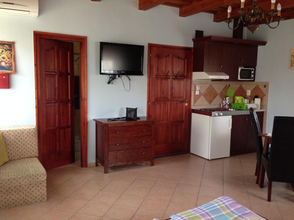 Cherry Apartmanhaz Apartment Sarvar