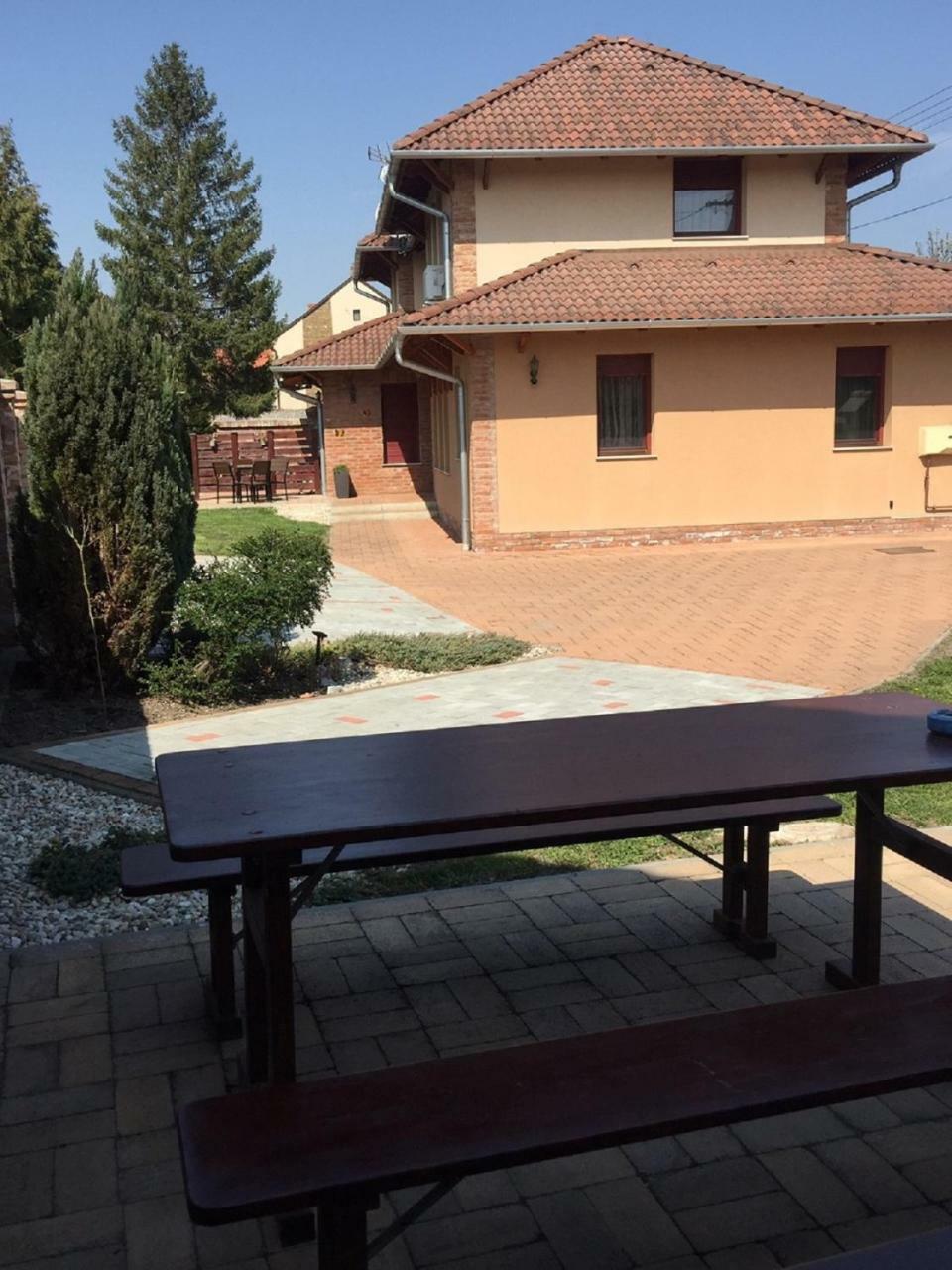 Appartement Cherry Apartmanhaz *